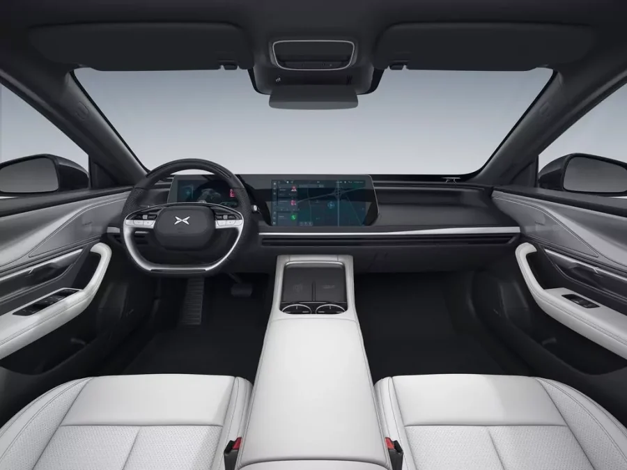 Renting Coches Eléctricos Xpeng P7Long Range RWD Arctic White