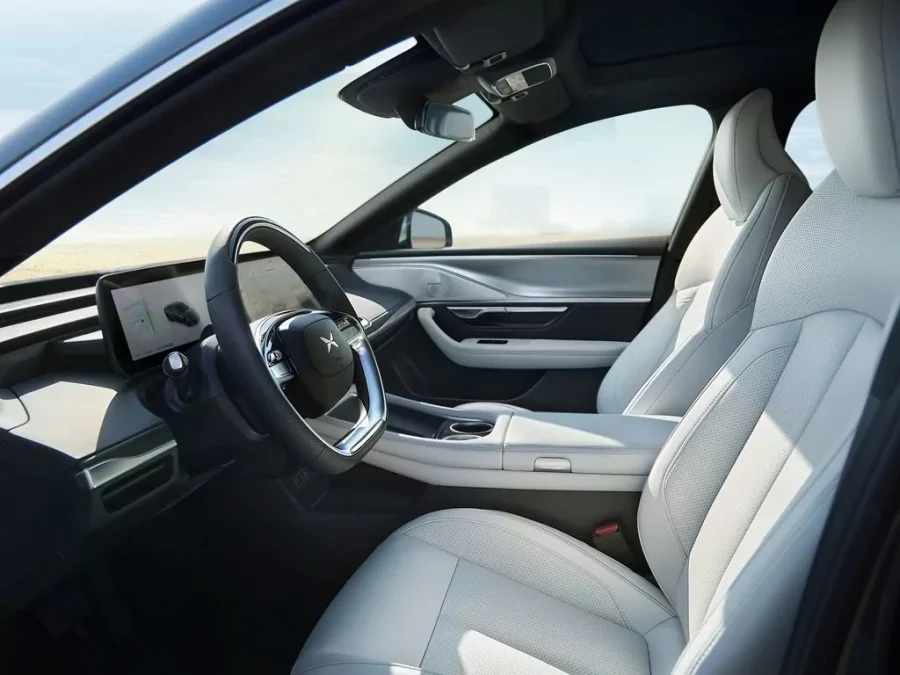 Renting Coches Eléctricos Xpeng P7Long Range RWD Arctic White