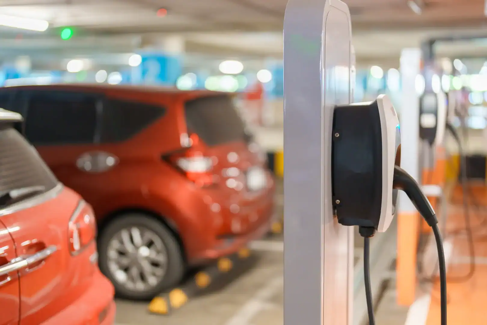 ZBE y aparcamiento gratuito para eléctricos: guía por ciudades