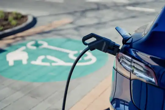 Zonas de Bajas Emisiones: ventajas de un eléctrico en Madrid y Barcelona