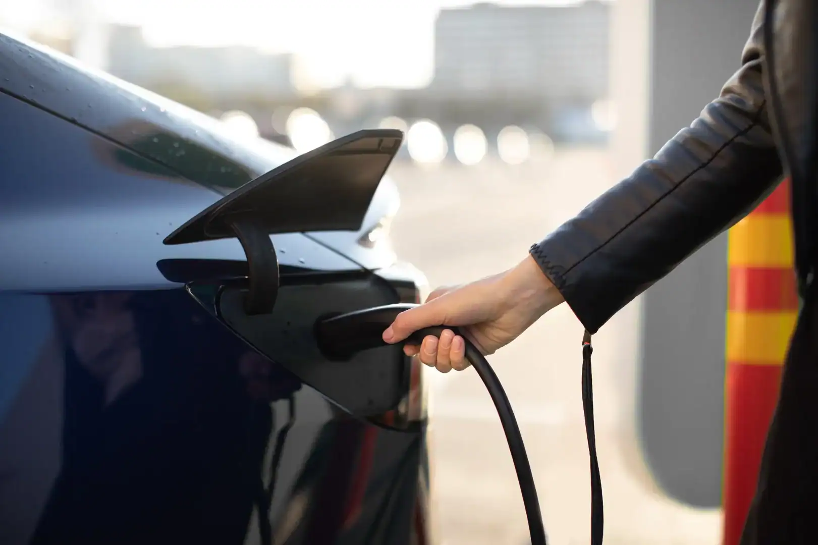 Deducción de IVA e IRPF en el renting de coches eléctricos para autónomos